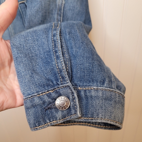 Torrid Studded Blue Denim Trucker Jacket Sz 3X - Picture 12 of 13